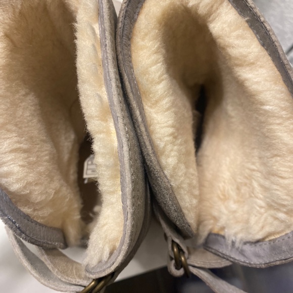 UGG Remora w/Ash - Picture 4 of 6